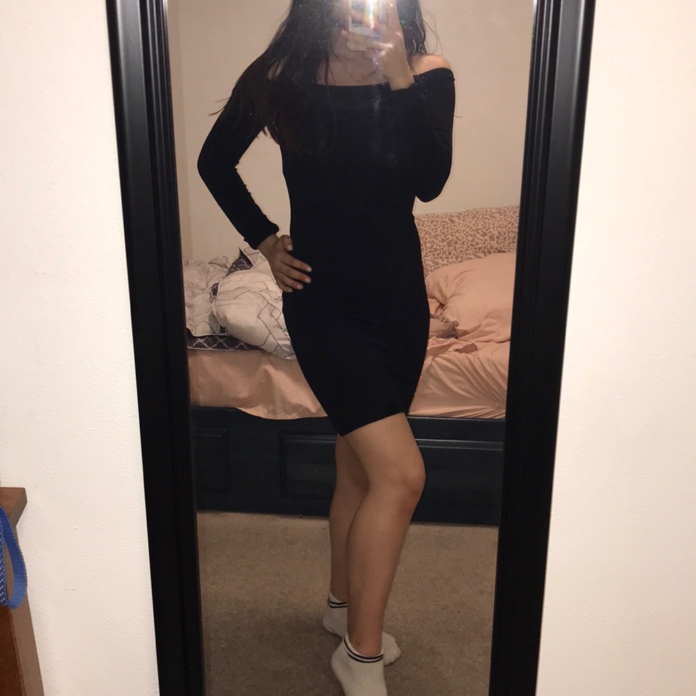 FOREVER 21 off the shoulder black bodycon